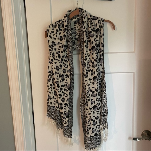 Accessories - Animal Print light weight scarf